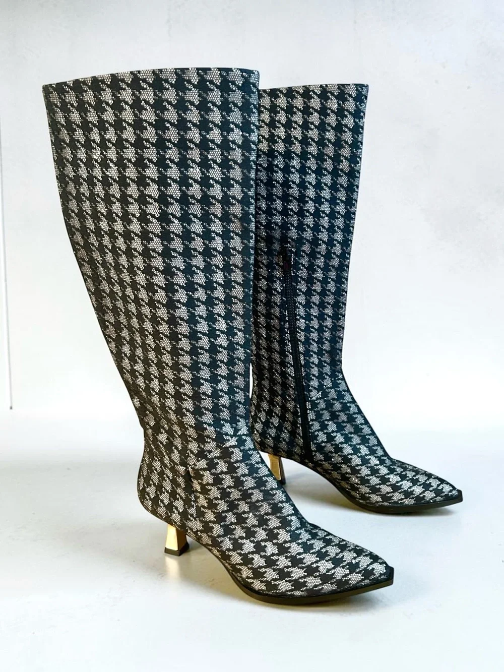 Betsey Johnson Womens Pamella Kitten Heel Knee High Boots Size 6M Black Silver